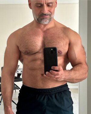 Screenshot_20240511-200321_Samsung Internet.jpg