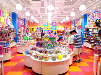 Colorful_and_Inviting_Candy_Store_(14867133277).jpg