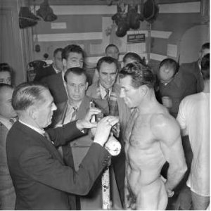 1950s-naked-weigh-in4.jpg