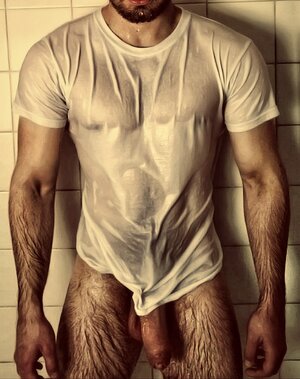 Naked Men In Showers (8).jpg