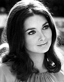 220px-Suzanne_Pleshette_-_1969.jpg
