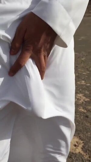 Walking in the desert - frame at 0m8s.jpg