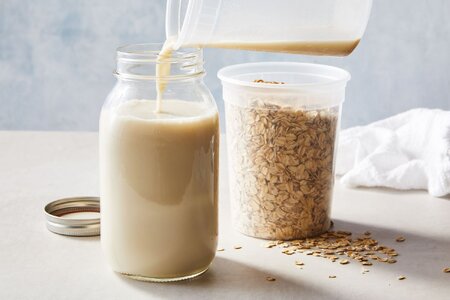 oat-milk-ft-recipe0520-1-df125462d2ac4a9b81ddf49ff56b4a08.jpg