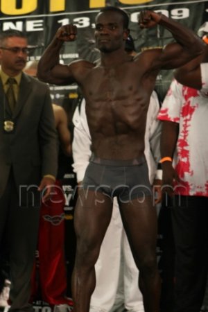 efespfive002301 josh clottey.jpg