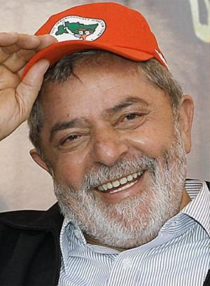 presidente_brasileno_luiz_inacio_lula_da_silva_gorra_movimiento_tierra_mst (2).jpg