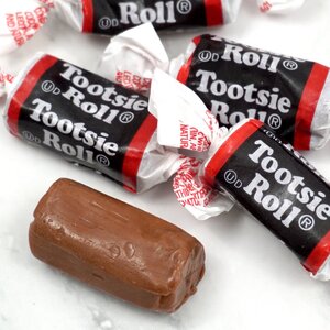 tootsie-roll-mini-with-and-without-wrapper-2_1200x1200.jpg