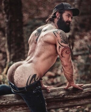 hairy ass556.jpg