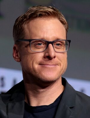 til-alan-tudyk-has-voiced-characters-in-every-walt-disney-v0-iIxkj_wfkjKdmT1Ykx1FnK6RsLhr16rsc...jpg