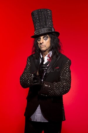 1200px-Alice_Cooper_2011.jpg