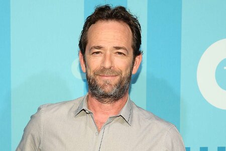 luke-perry-2017-cw-upfront-030424-1-d357c6ea5ae046adae03589124e93466.jpg