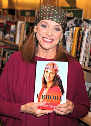 entertainment-2013-03-valerie-harper-book-signing-main.jpg