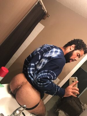 hairy lightskin ass on sink1.jpg