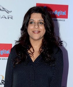 Zoya_Akhtar_gracing_‘Filmfare_Glamour_&_Style_Awards_2016’_(cropped).jpg