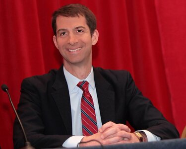 TomCotton_speaking_at_the_2015_Conservative_Political_Action_Conference_CPAC_in_Maryland.jpg