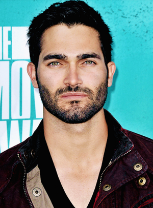 tylerhoechlinheadshot.png