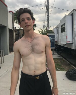 mike-faist-nudes.jpg