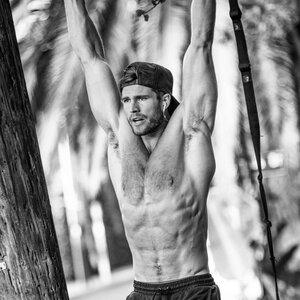 Davey Fisher EhLsQKVWsAIE2Fb.jpg