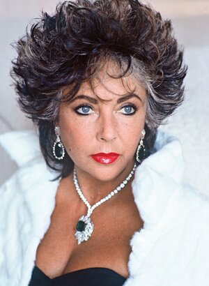 Elizabeth-Taylor%E2%80%99s-Closing-Act-June-2011.jpg