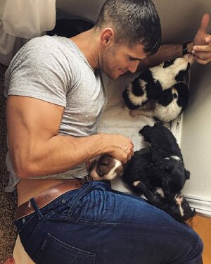 Logan Ponder tumblr_oi48oneQVT1vnvl33o1_1280.jpg