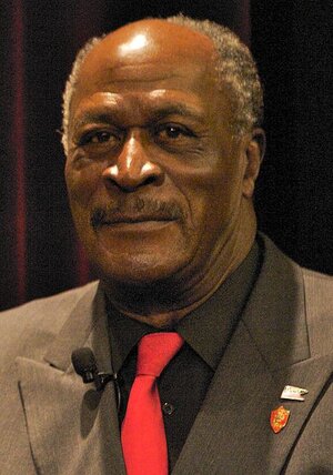 440px-John_Amos_2011.jpg