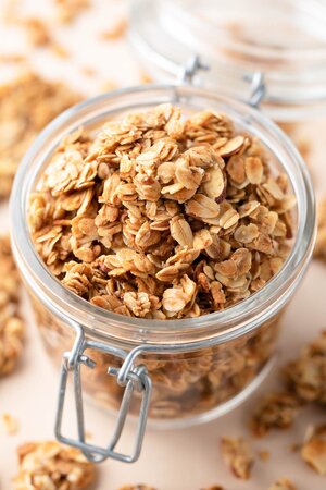 healthy-homemade-granola-recipe-peasandcrayons-2.jpg