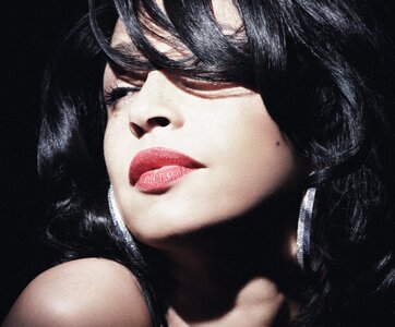 sade_MI0003371391-MN0000279337 (1).jpeg