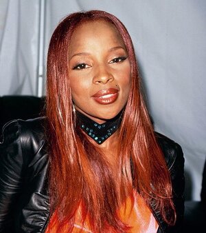 Mary-J-Blige-in-19_3104437c.jpg