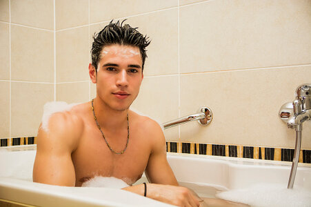handsome-young-man-in-bathtub-at-home-having-bath-picture-id478903654-2000159006.jpg