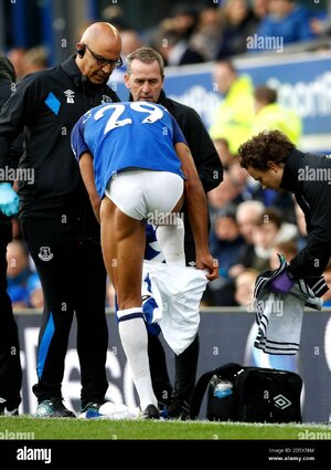 evertons-dominic-calvert-lewin-changes-his-shorts-2D5X78M.jpg