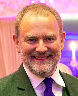 Hugh_Bonneville_2019.jpg