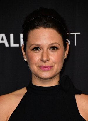 2017_Paley_Fest_LA_-_Katie_Lowes_01.jpg