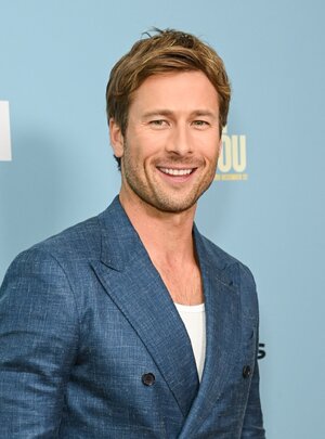 glen-powell-at-the-anyone-but-you-premiere-held-at-amc-news-photo-1717550554.jpg