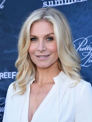 ElizabethMitchell_01.jpg