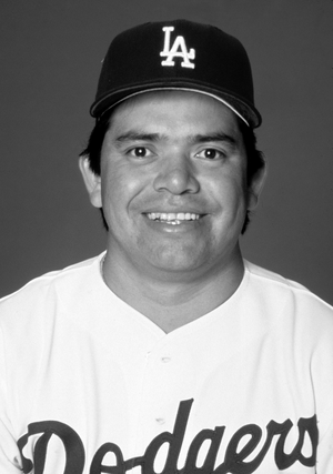 camuseum_cahalloffame_fernandovalenzuela-1.png