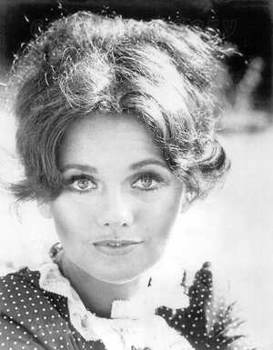Dawn_Wells_1975.jpg