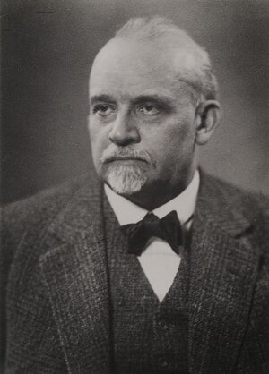 Studio_portrait_of_Oskar_Vogt_Wellcome_L0039201.jpg