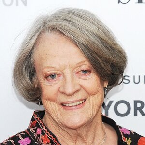 d2edb081b05577df918ef2b2a1f5d11dd9-maggie-smith-obit.1x.rsquare.w1400.jpg