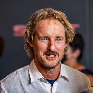 owen-wilson-2022-min-1675353157.jpg