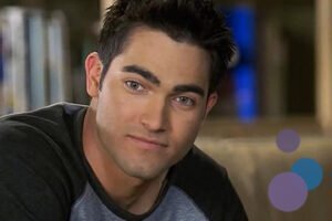 tyler-hoechlin-300x200.jpg