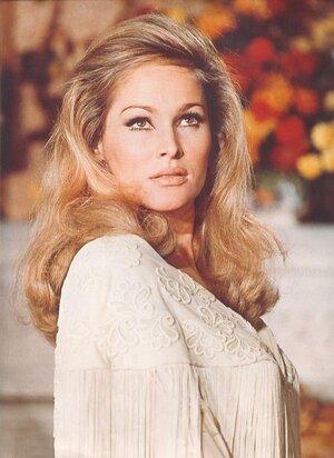 ursula-andress-v0-x54h675d6i391.jpg