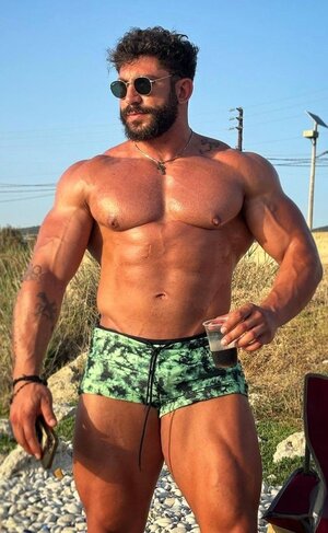 24e64374efdf60370d223f0a12fed7a8 (1).jpg