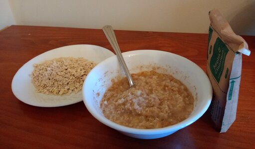 Quaker_apples_&_cinnamon_instant_oatmeal_2.jpg