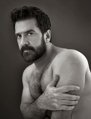 1 B_MaWWSUoAAKVfQ 01.jpg