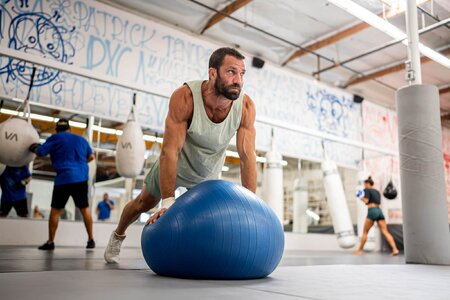 081522-luke-rockhold-trains-at-rvca-1.jpg