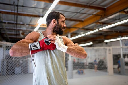 081522-luke-rockhold-trains-at-rvca-2.jpg
