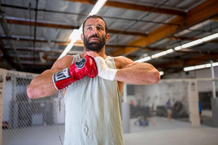 081522-luke-rockhold-trains-at-rvca-3.jpg
