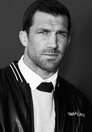 luke-rockhold-1530381510.jpg