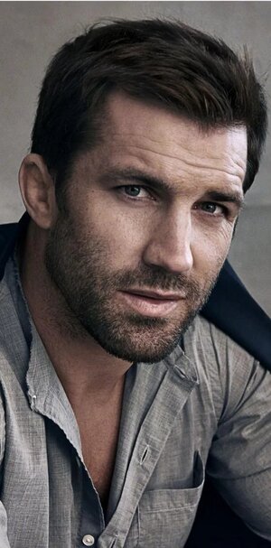 luke-rockhold-ufc-fighter-and-model.jpg