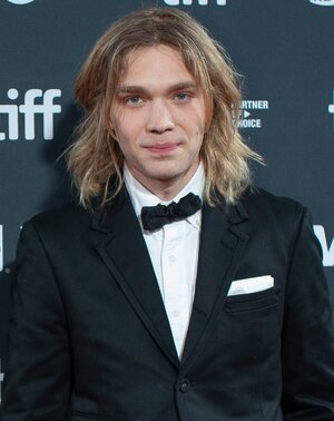 Charlie_Plummer_at_the_2024_Toronto_International_Film_Festival_3_(cropped).jpg