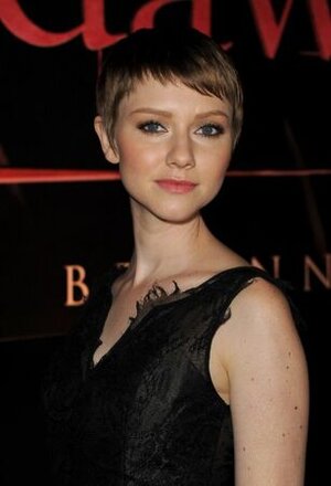 Breaking-dawn-cast-red-carpet-Actress_Valorie_Curry.jpg